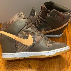 Nike Women's Dunk Sky High (Liberty)